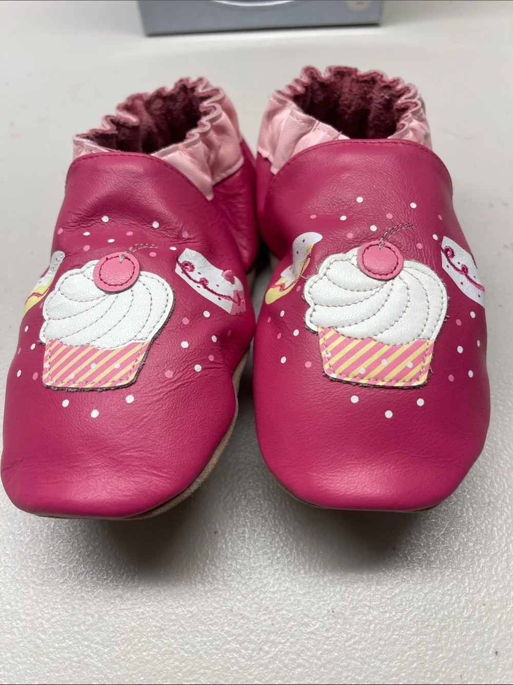 Robeez Soft Soles Leather Shoes Petite Cakes Fuchsia Cupcake NEW Box 5-6 Years